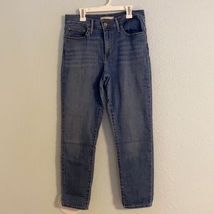 Levi Slimming Skinny Jeans